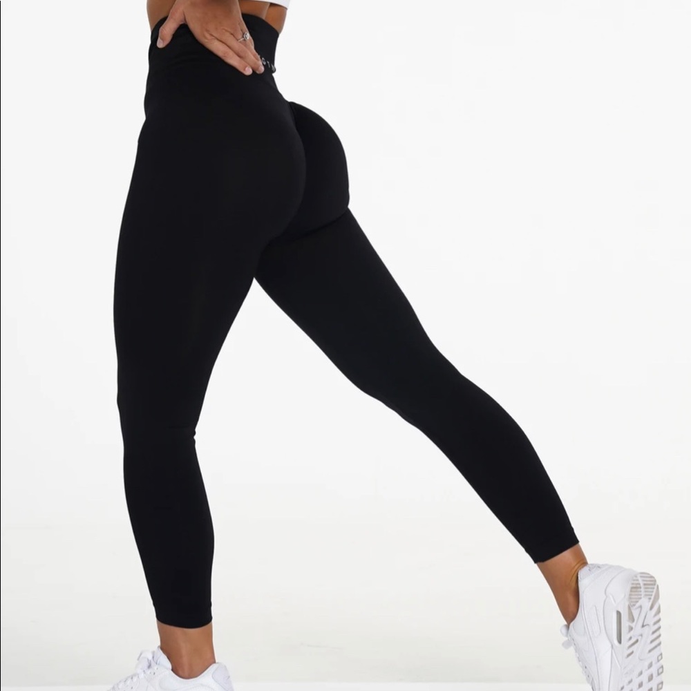 NVGTN Solid Black Seamless Sz Small - worn once